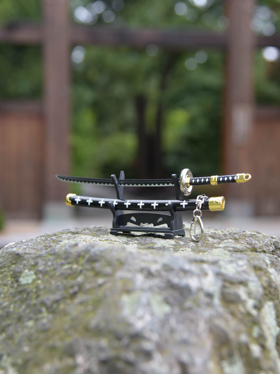 Intricate details of Trafalgar miniature katana grip come to life, emphasizing its unique craftsmanship and design.